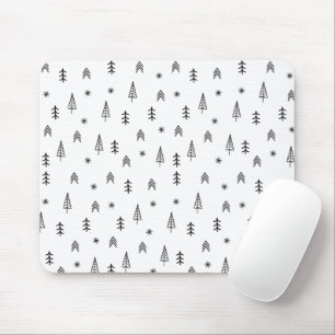 Minimalistisches Schwarz-Weiß-Winterwaldmuster Mousepad