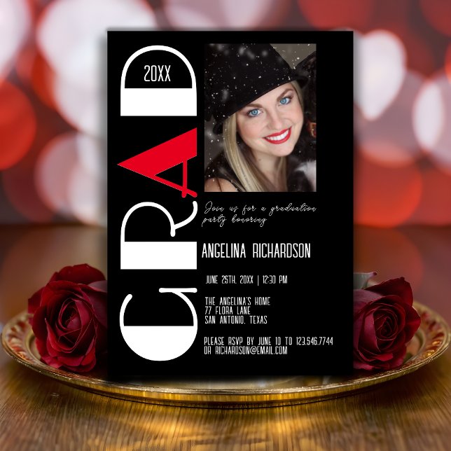 Minimalistisches Schwarz-weißes Abschluss Foto Ankündigung (Von Creator hochgeladen)