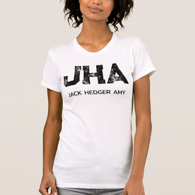 MINIMALISTISCHES SCHWARZES DREIBUCHSTABEN-MONOGRAM T-Shirt (Vorderseite)