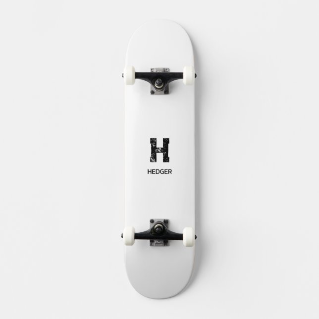 MINIMALISTISCHES SCHWARZES EIN-BUCHSTABEN-MONOGRAM SKATEBOARD (Vorderseite)