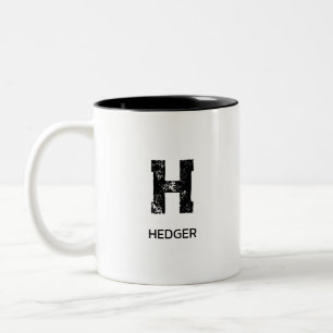 MINIMALISTISCHES SCHWARZES EIN-BUCHSTABEN-MONOGRAM ZWEIFARBIGE TASSE