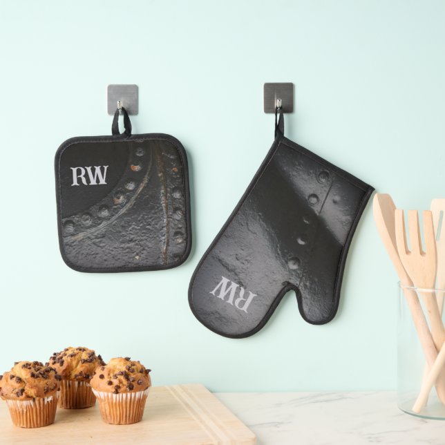 Minimalistisches Schwarzmetall Ofenhandschuh & Topflappen-Set (Insitu (Hängend))