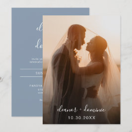 Minimalistisches Script Dusty Blue Foto Wedding Einladung