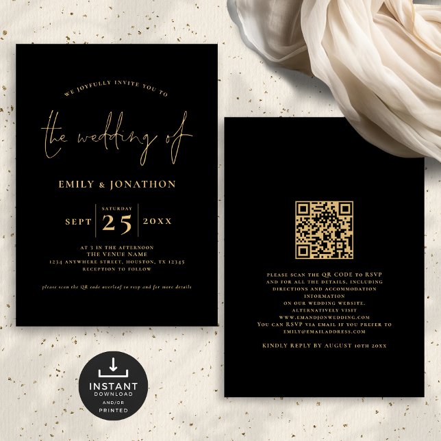 Minimalistisches Script QR Code Black Gold Wedding Einladung (Front and back view)