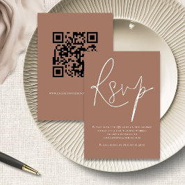 Minimalistisches Script QR Code Brown UAWG Wedding RSVP Karte