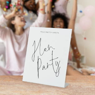 Minimalistisches Skript Willkommen im Hen Party Sockelschild