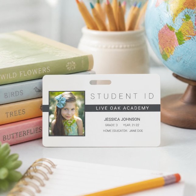 Minimalistisches Studentenausweis-Abzeichen Ausweis (Von Creator hochgeladen)