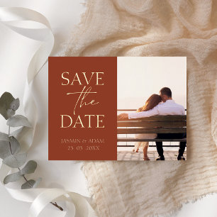 Minimalistisches Terracotta-Foto Hochzeit Sichern Folien Feiertagspostkarte