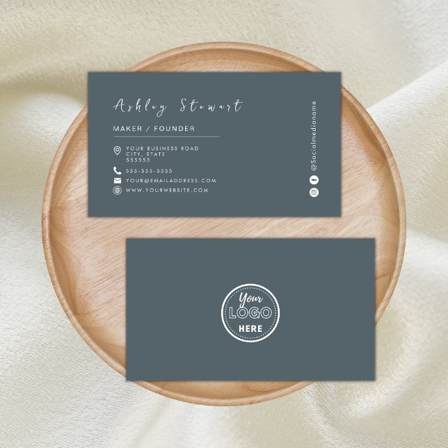 Minimalistisches trendy Navy-Beruflich-Branding-Lo Visitenkarte (Von Creator hochgeladen)