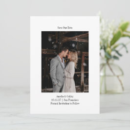 Minimalistisches weißes elegantes Hochzeitsszenari Save The Date
