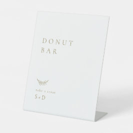Minimalistisches White Gold Donut Bar Wedding-Zeic Sockelschild