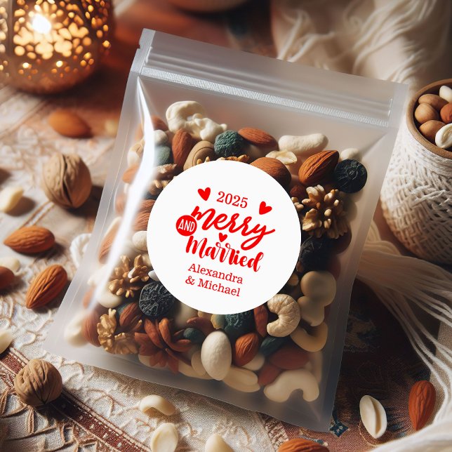 Minimialist Merry and Married  Runder Aufkleber (Von Creator hochgeladen)