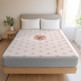 Minimierte Rose und Monogramm Sherpadecke