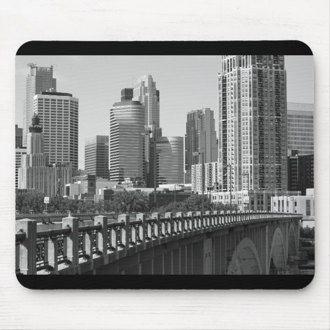 Minneapolis Skyline im Tageslicht Mousepad (Vorne)