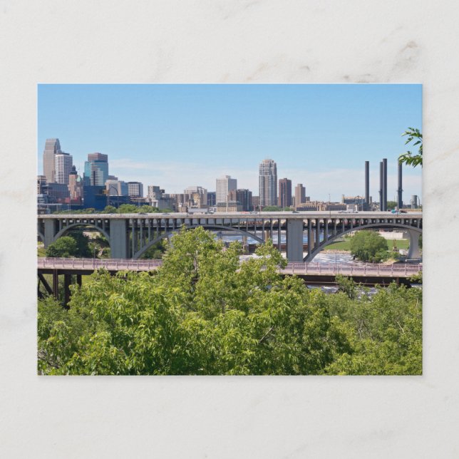 Minneapolis Skyline und Brücken Postkarte (Vorderseite)