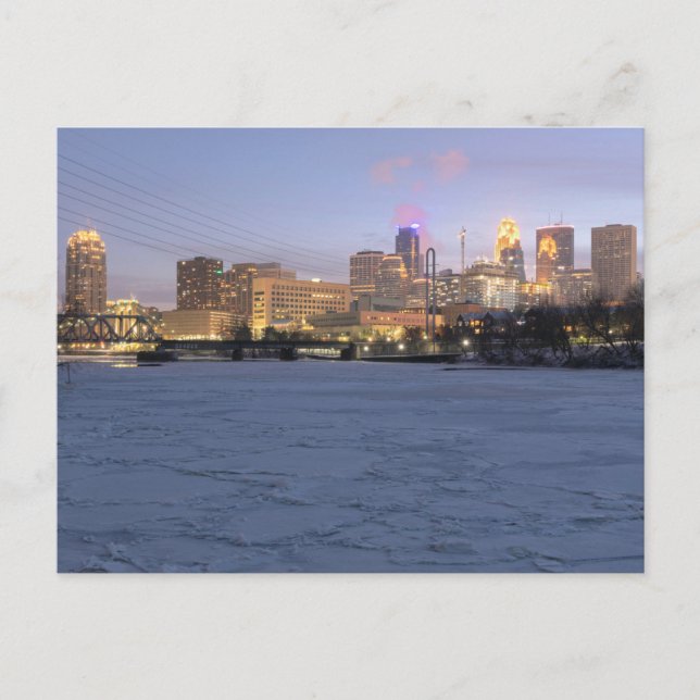 Minneapolis-Skyline und eingefrorener Lenkflugkörp Postkarte (Vorderseite)