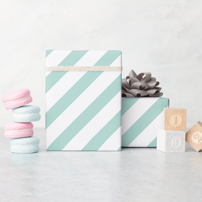 Mint Diagonal Stripe Geschenkpapier (Babyparty)