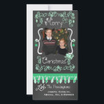 Mint Green Chalkboard Frohe Weihnachtsfotokarte Feiertagskarte<br><div class="desc">Fröhliche Weihnachtsfotokarten mit einem Chalkboard-Look Hintergrund,  viele grüne Wirbel und Text,  der frohe Weihnachten,  eine Reihe von bunten Baumleuchten in Minze und Grün,  Minze und Grün hängenden Ornamenten,  und Bereiche,  die Sie können diese schönen und hellen Urlaubsfotokarten mit Ihrem Foto und Namen!</div>