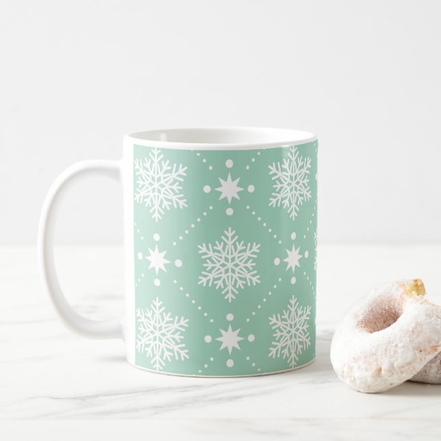 Minze grüne weiße Schneeflocken Weihnachtsmuster Tasse (Mit Donut)