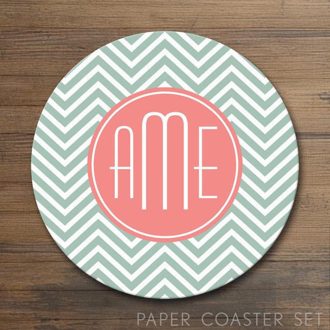Minze und Coral Chevrons Custom Monogram Runder Pappuntersetzer (Custom Coaster)