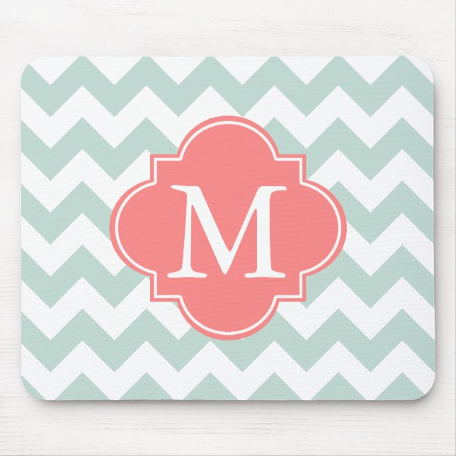 Minze und Korallen Modernes Zickzack Monogramm Mousepad (Vorne)