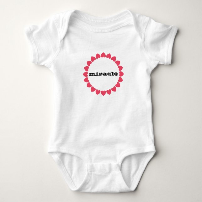 Miracle Baby Heart Wreath Strampler (Vorderseite)