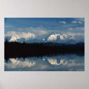 Mirror Lake Horizon mit Forest & Snowy Mountains Poster