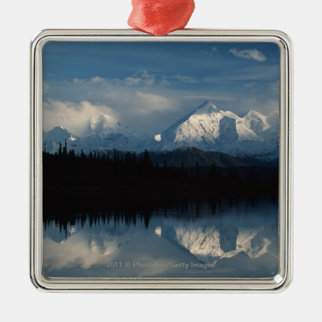 Mirror See-Horizont mit Wald u. Snowy-Bergen Ornament Aus Metall (Vorne)