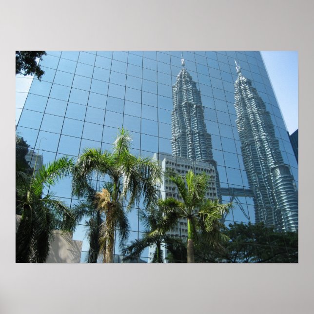Mirrored Petronas Towers Poster (Vorne)