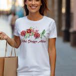 Mis Quince Anos Rote Rosen Floral Quinceanera T-Shirt<br><div class="desc">Mis Quince Anos Hemd mit feminininem und elegantem Blumendesign. Das Hemd hat eine wunderschöne Anordnung von Aquarellfarben-Rose und Rosenknospen in Rosa- und Rottönen mit sonnenküss geküssten Blätter und einer Sprinklerei mit Konfetti-Punkten aus Gold. "Mis Quince Años" wird in dunkelroten, extravaganten Pinselskripten geschrieben. Ein schönes Design mit passenden Shirts für die...</div>