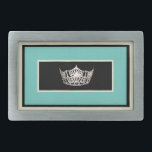 Miss America style Belt Buckle Rechteckige Gürtelschnalle<br><div class="desc">Gürtelschnalle in gebürstetem Silber für Damen und Herren. Hat ein Bild einer glänzenden silbernen Krone in der Mitte über schwarzen Hintergrund mit Elfenbein-,  Schwarz- und Aqua-Rechteck-Rahmen. Passen Sie dieses Objekt an oder kaufen Sie es wie gezeigt.</div>