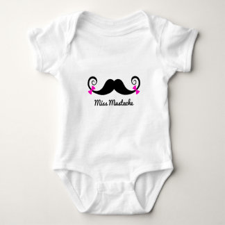 Miss Mustache Design mit rosa Bögen Baby Strampler