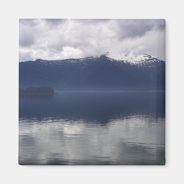 Misty Alaskan Sea in Shades of Blue Magnet (Vorne)