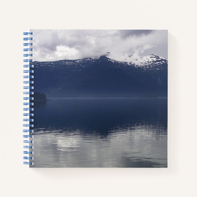 Misty Alaskan Sea in Shades of Blue Notizbuch (Vorderseite)