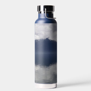 Misty Alaskan Sea in Shades of Blue Trinkflasche