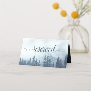Misty Blue Pine Trees Rustic Wedding vorbehalten Platzkarte