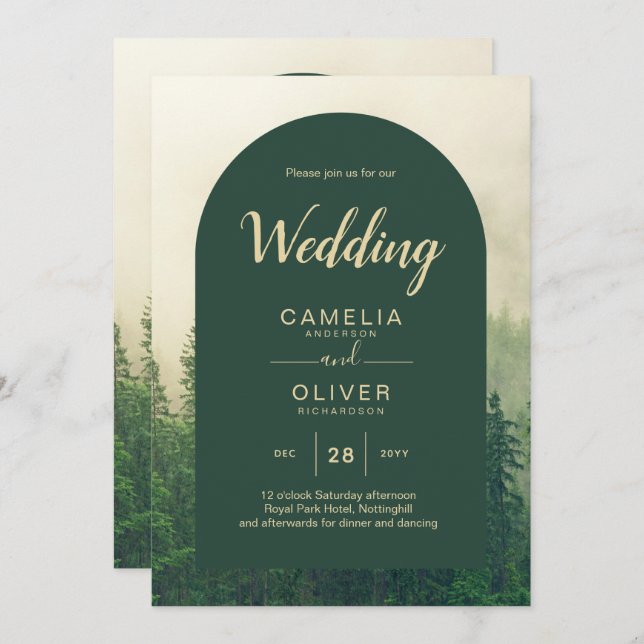 Misty Green Forest Mountain Pine Trees Wedding Einladung (Vorne/Hinten)