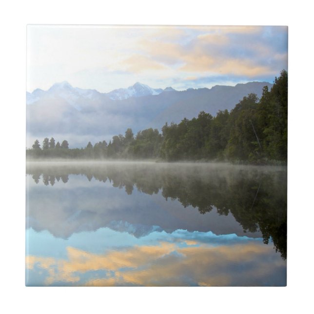 Misty Lake Trees Reflection Ruhige Landschaft Fliese (Vorderseite)