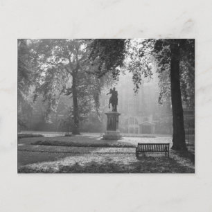Misty Morning am Platz Postkarte