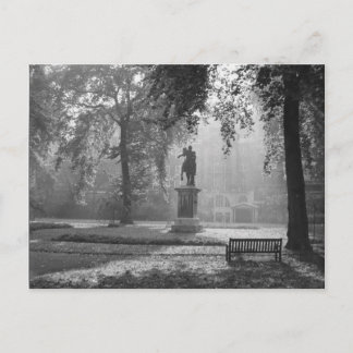 Misty Morning am Platz Postkarte