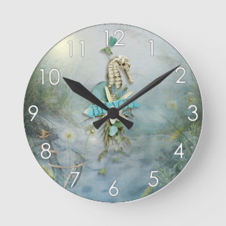 Misty Morning Beach Seepferd Anker Runde Wanduhr