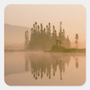 Misty Morning on East Inlet, Pittsburg, New Quadratischer Aufkleber