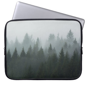Misty Mountain Forest Autumn Fog Laptopschutzhülle