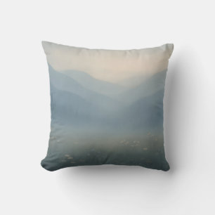 Misty Mountain Landscape Throw Kissen