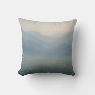 Misty Mountain Landscape Throw Kissen