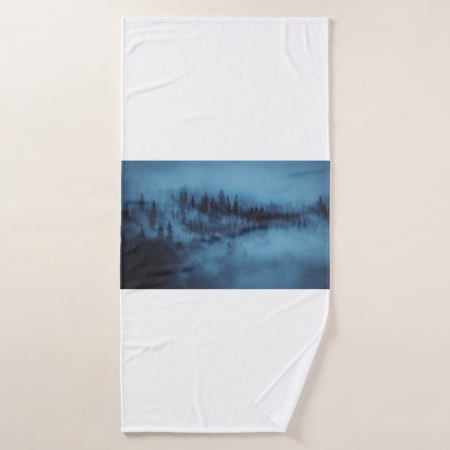 MISTY PINE FOREST BADEHANDTUCH (Badehandtuch)