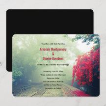 Misty Railroad Tracks Landschaftliches Foto Hochze