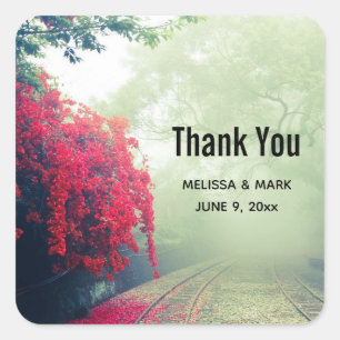 Misty Railroad Tracks Landschaftliches Foto Vielen Quadratischer Aufkleber