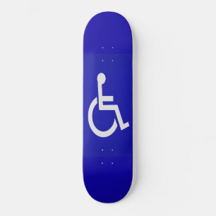 Mit Behinderung für Behinderte Skateboard
