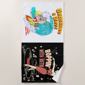 Mit Beth Strandtuch eine Welle und Boppin fangen